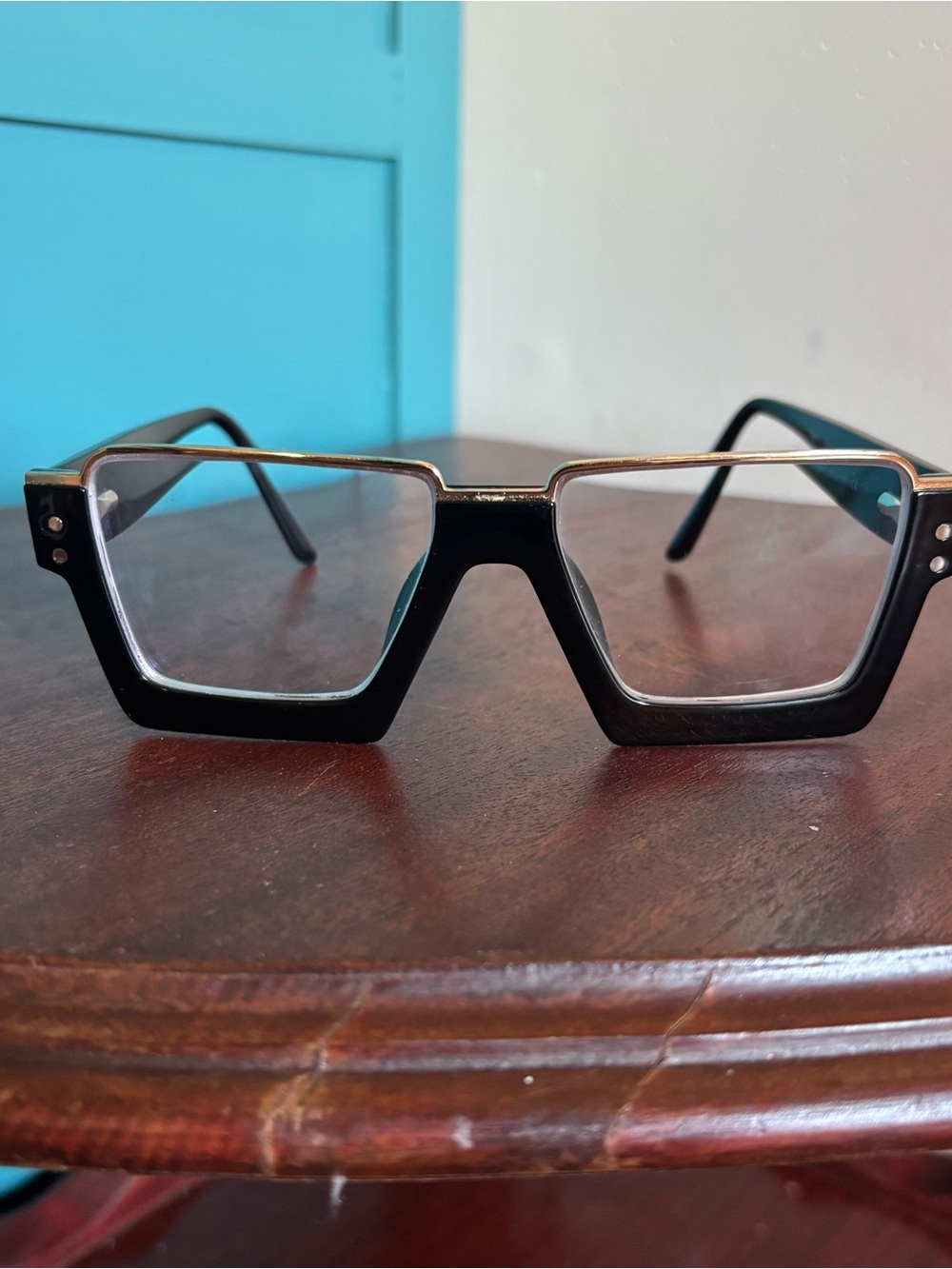 Vooglam Geometric Black Frame Glasses with Gold Trim